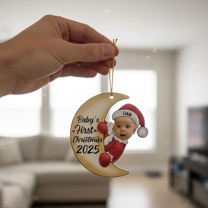 Personligt Julpynt - Jultomte-bebis på månen