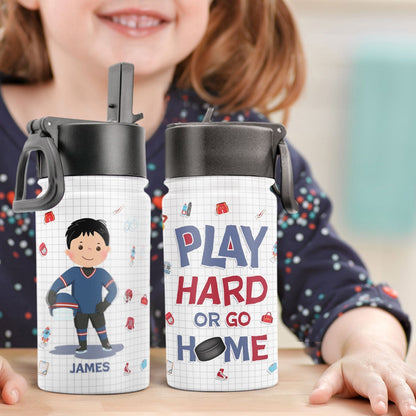 Personlig børneflaske med sugerørslåg (350 ml) – Ishockey – Play Hard Or Go Home