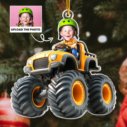 Personligt Julpynt - Barn som åker monstertruck