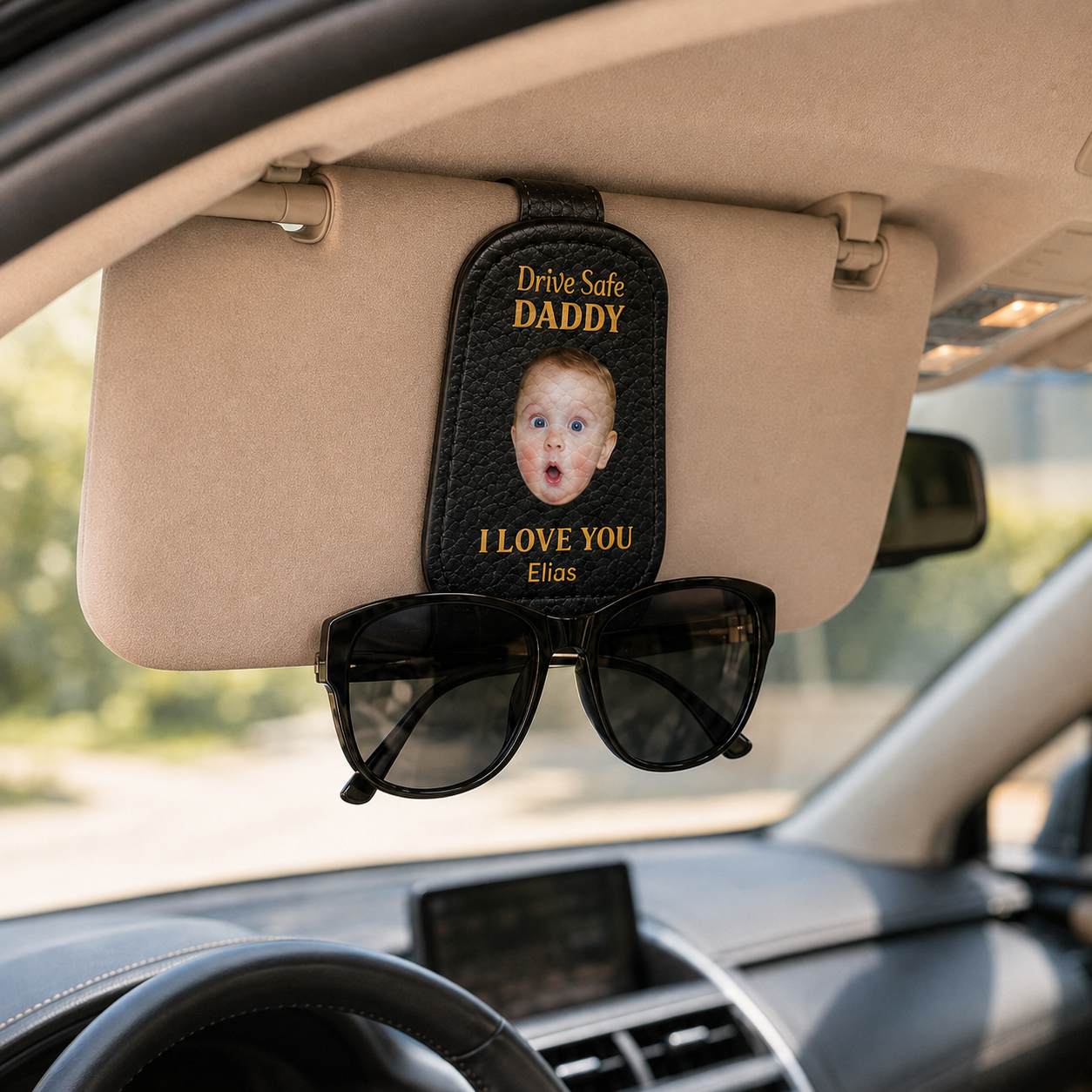 Personalisierter Brillenhalter fürs Auto – Foto & Liebesbotschaft für Papa