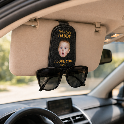 Personalisierter Brillenhalter fürs Auto – Foto & Liebesbotschaft für Papa